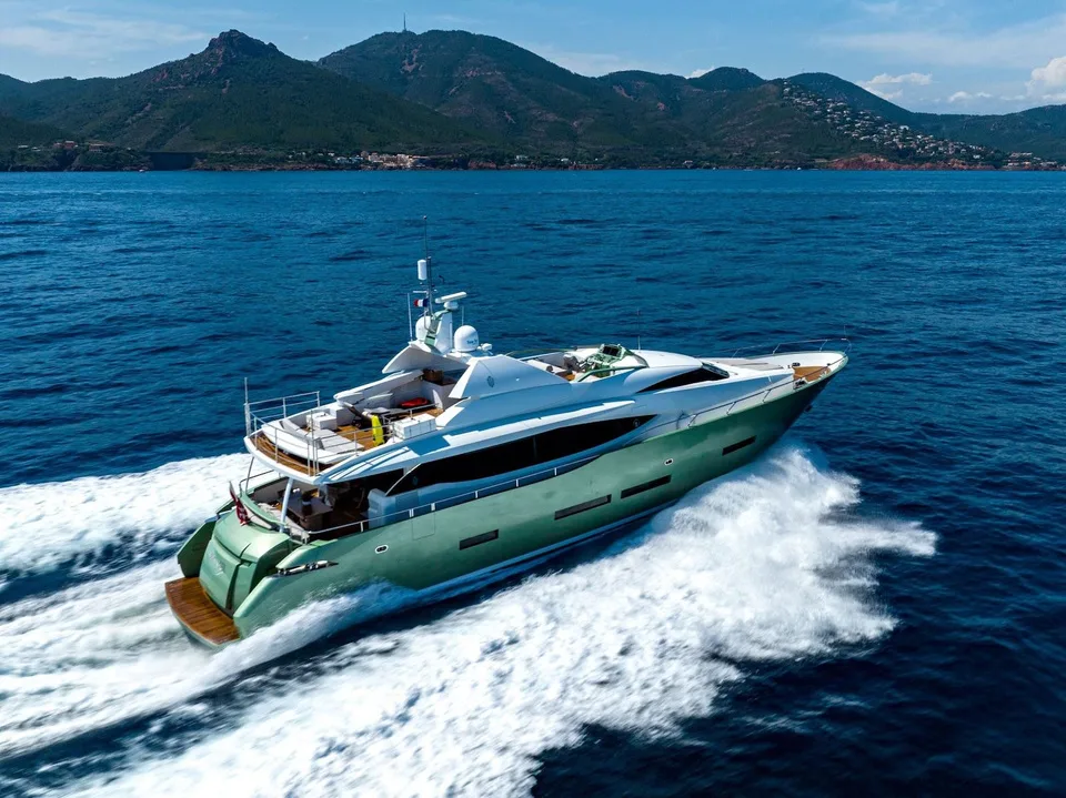 Peri 95 superyacht cruising off the coast