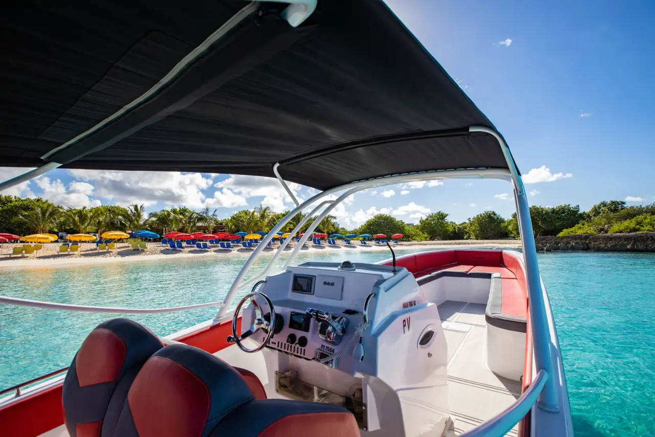 Cigarette 36 Positive Vibes, helm and console
