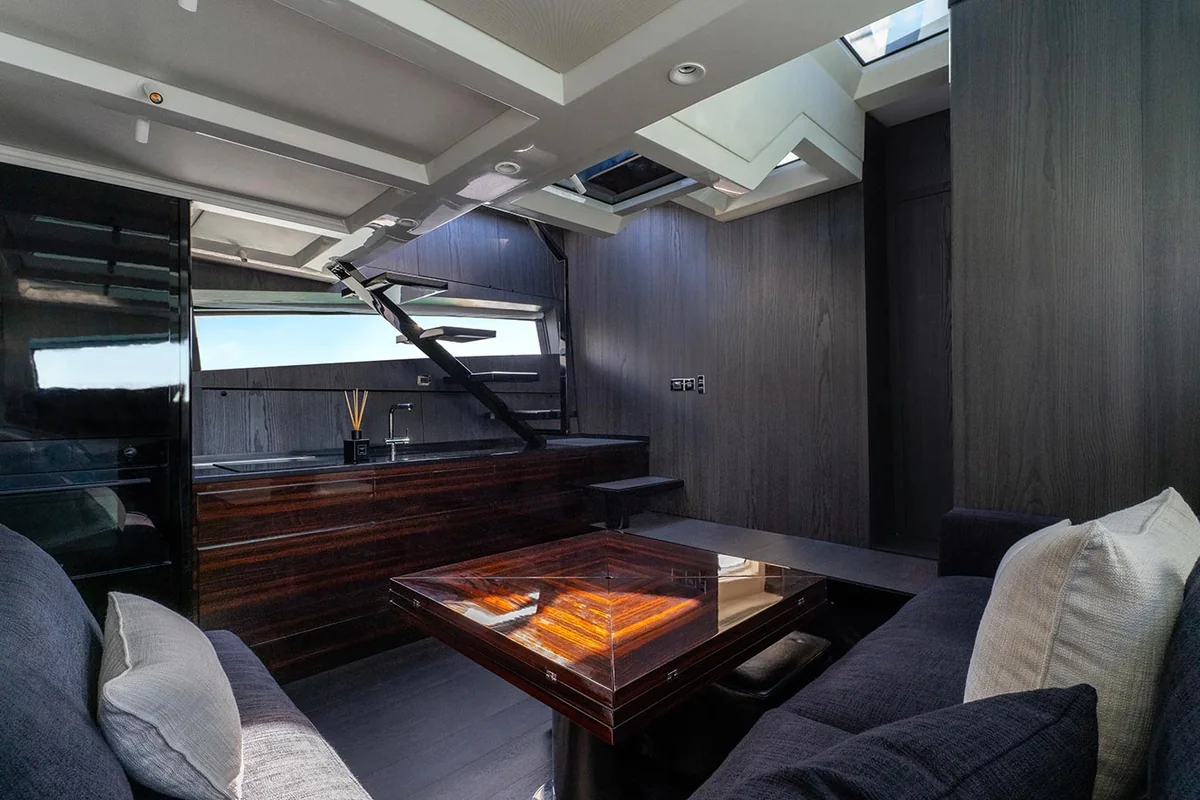 Fiart 58 saloon in dark wood