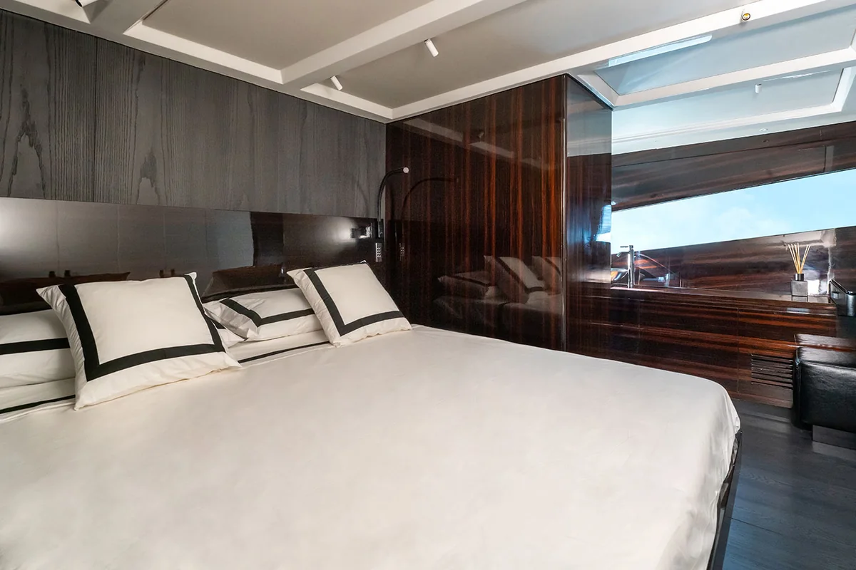 Fiart 58 cabin below deck